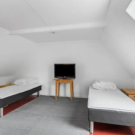 2 Bedroom Beautiful In *