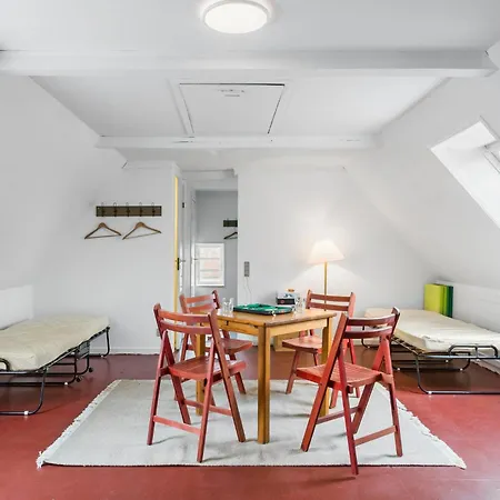度假居 2 Bedroom Beautiful In *