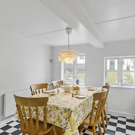 2 Bedroom Beautiful In Aeroskobing