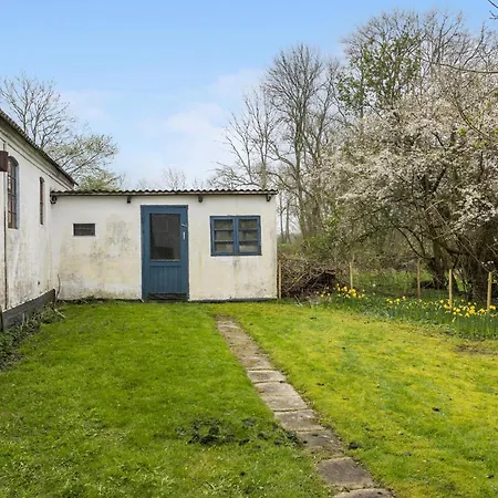 2 Bedroom Beautiful In *